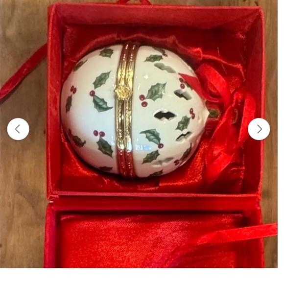 Formalities By Baum Bros Christmas Bell Ornament/Box Holly & Berry Design - Picture 1 of 7